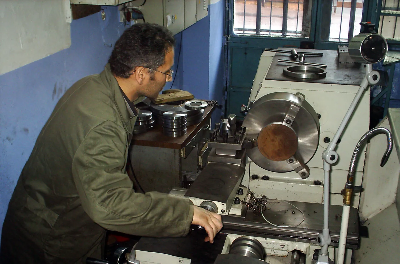 Salim Hanifeoğlu torna tezgâhında, 2006